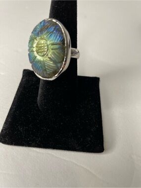 Rare Labradorite Blue-Green-Gold Oval Floral Carved Sterling S. Ring size 7.5